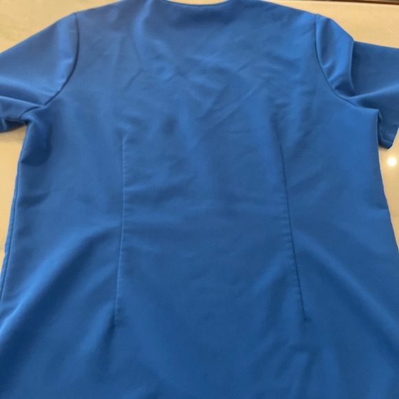 FIGS Technical Collection scrubs size M - Picture 2 of 8